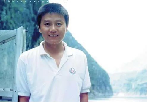 这955个人,每个都比冯唐强 这955个人,每个都比冯唐强