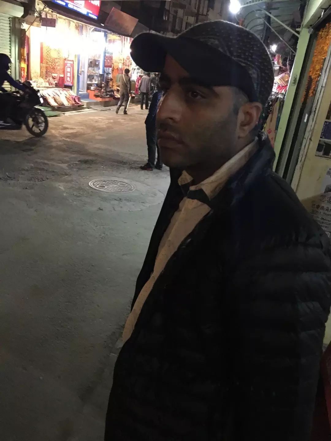 尼泊尔｜街头追踪同伴被盗贵重物品