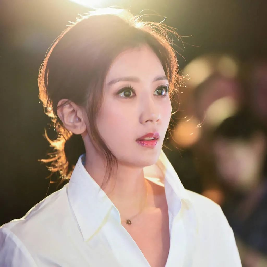 40岁后人生重来，普通女孩从贾静雯身上学什么？