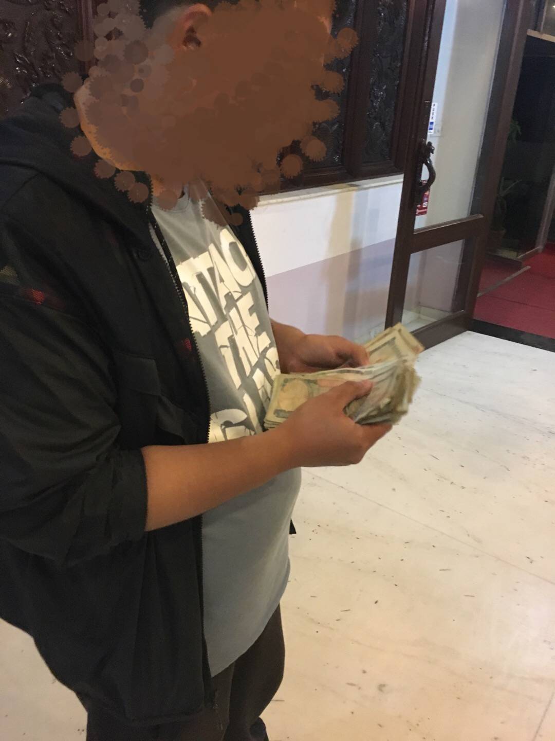 尼泊尔｜街头追踪同伴被盗贵重物品