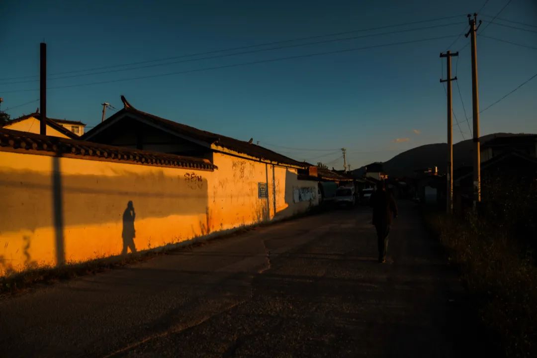 云南丽江｜藏在黄昏中的彝族村落