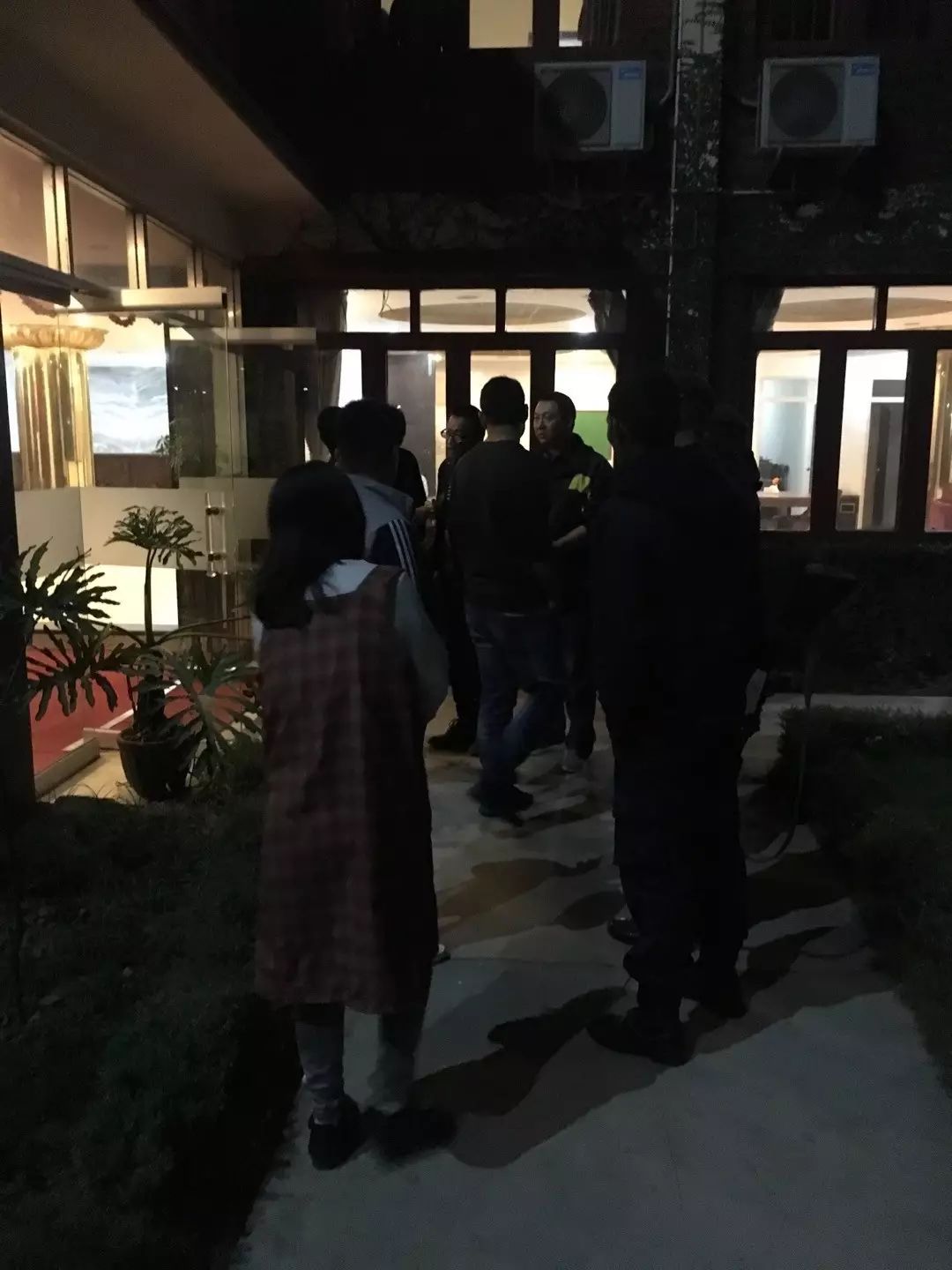 尼泊尔｜街头追踪同伴被盗贵重物品