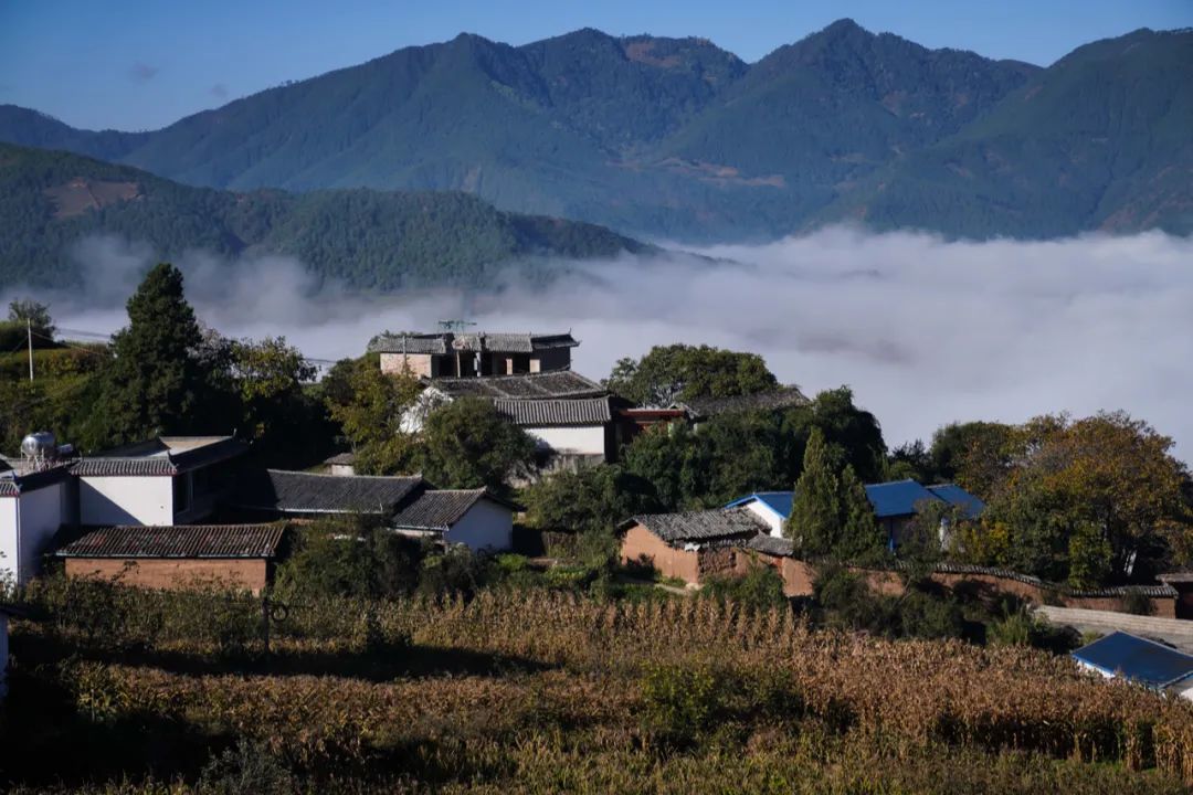 云南丽江｜藏在黄昏中的彝族村落